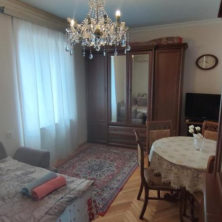 Budget One Room Apartment Baku Eksteriør billede