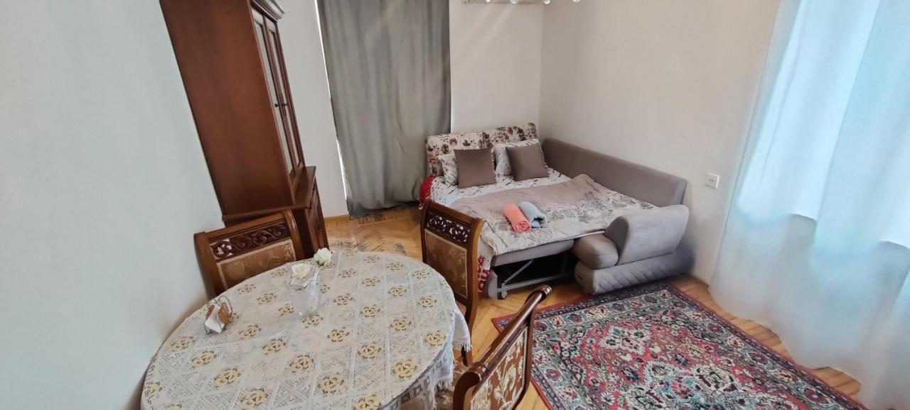 Budget One Room Apartment Baku Eksteriør billede